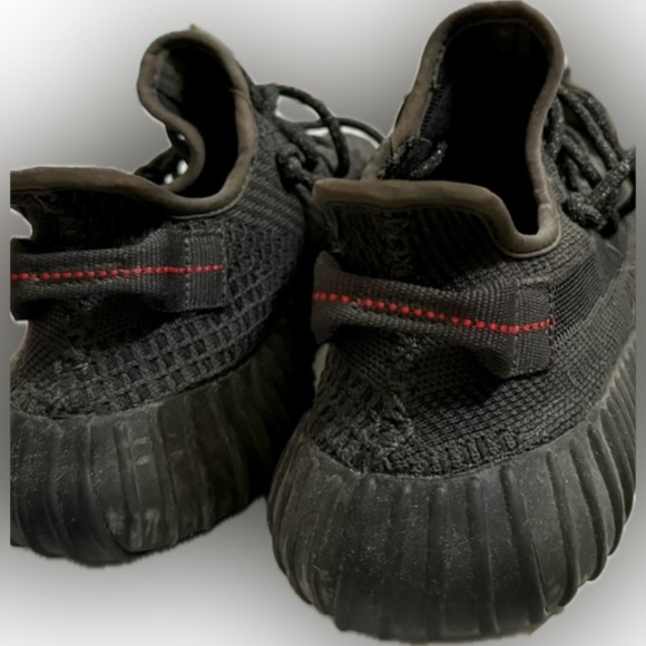 Yeezy 350 V2 - Picture 2 of 7